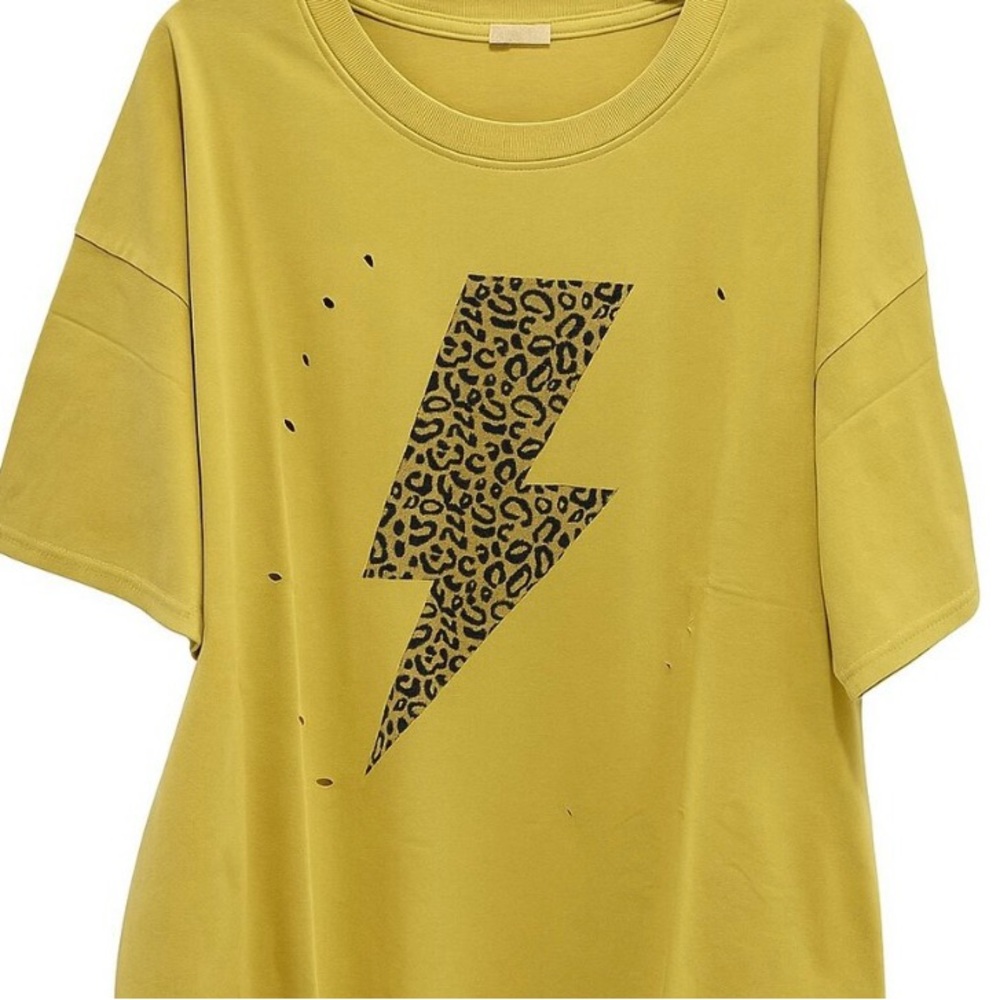 Easel Gold Graphic Short Sleeve Tee w Leopard print lightning bolt